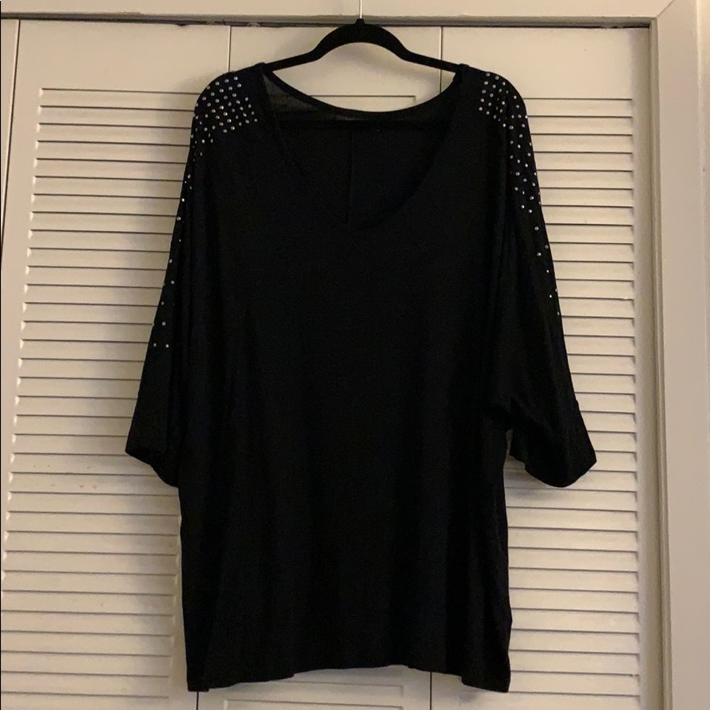 Black 3/4 sleeve top